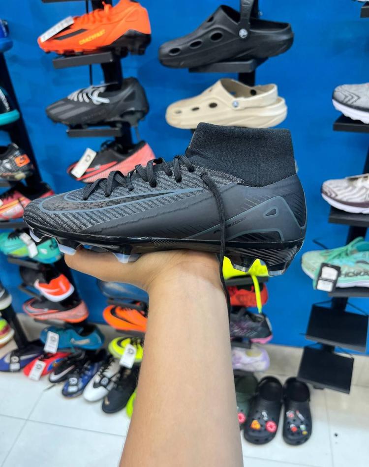 استوک نایک Air zoom مستر مشکی