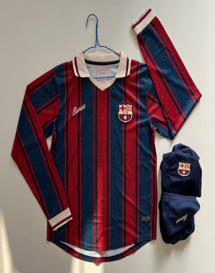 کیت 125 سالگی بارسلونا آستین بلند