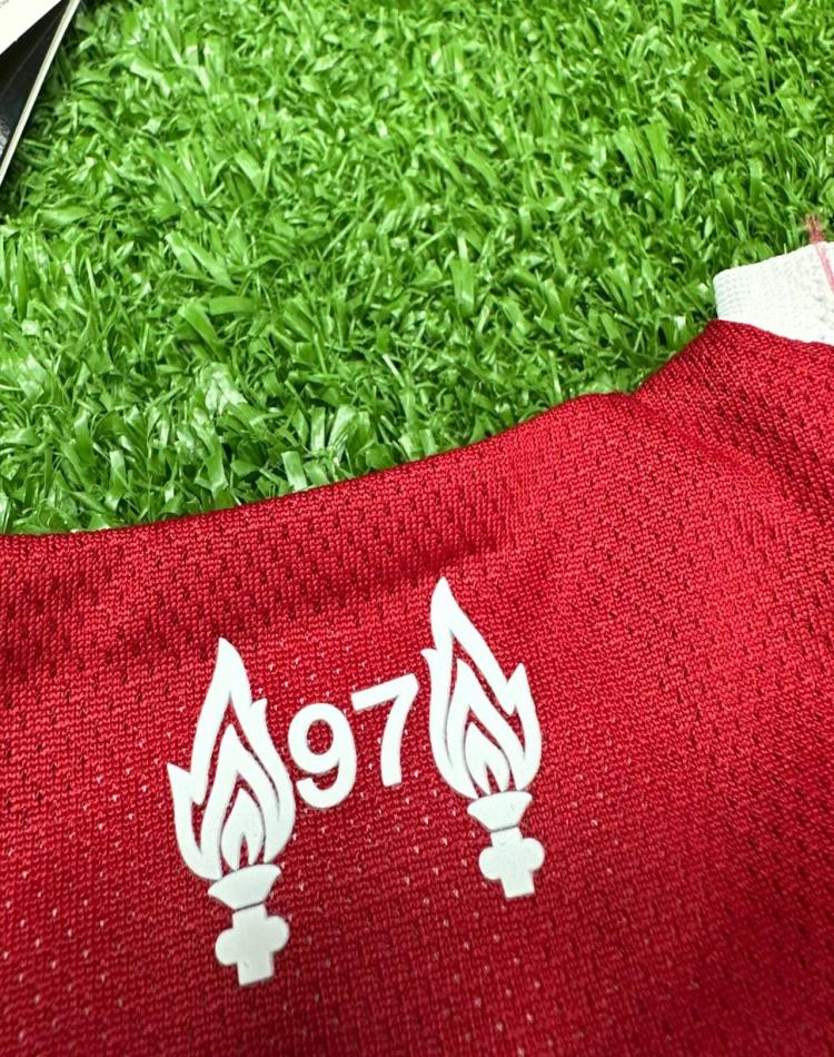 کیت-اول-لیورپول-2026-ورژن-پلیری